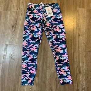 Fabletics leggings army print